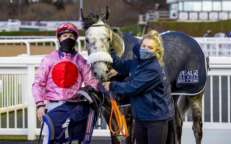 Misty Grey wins at Wolverhampton on 26 December 2020 under Richard Kingscote.